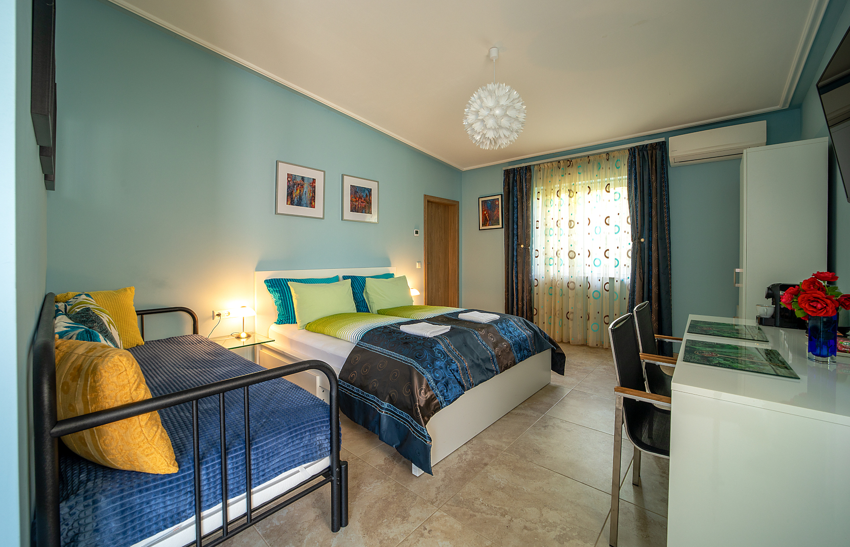 room-2-01.jpg